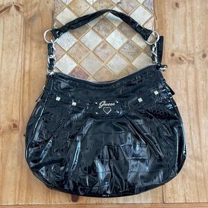 HOST PICKED Gorgeous Guess Shoulder Bag Is BNWOT 🥰🥰🔥🔥